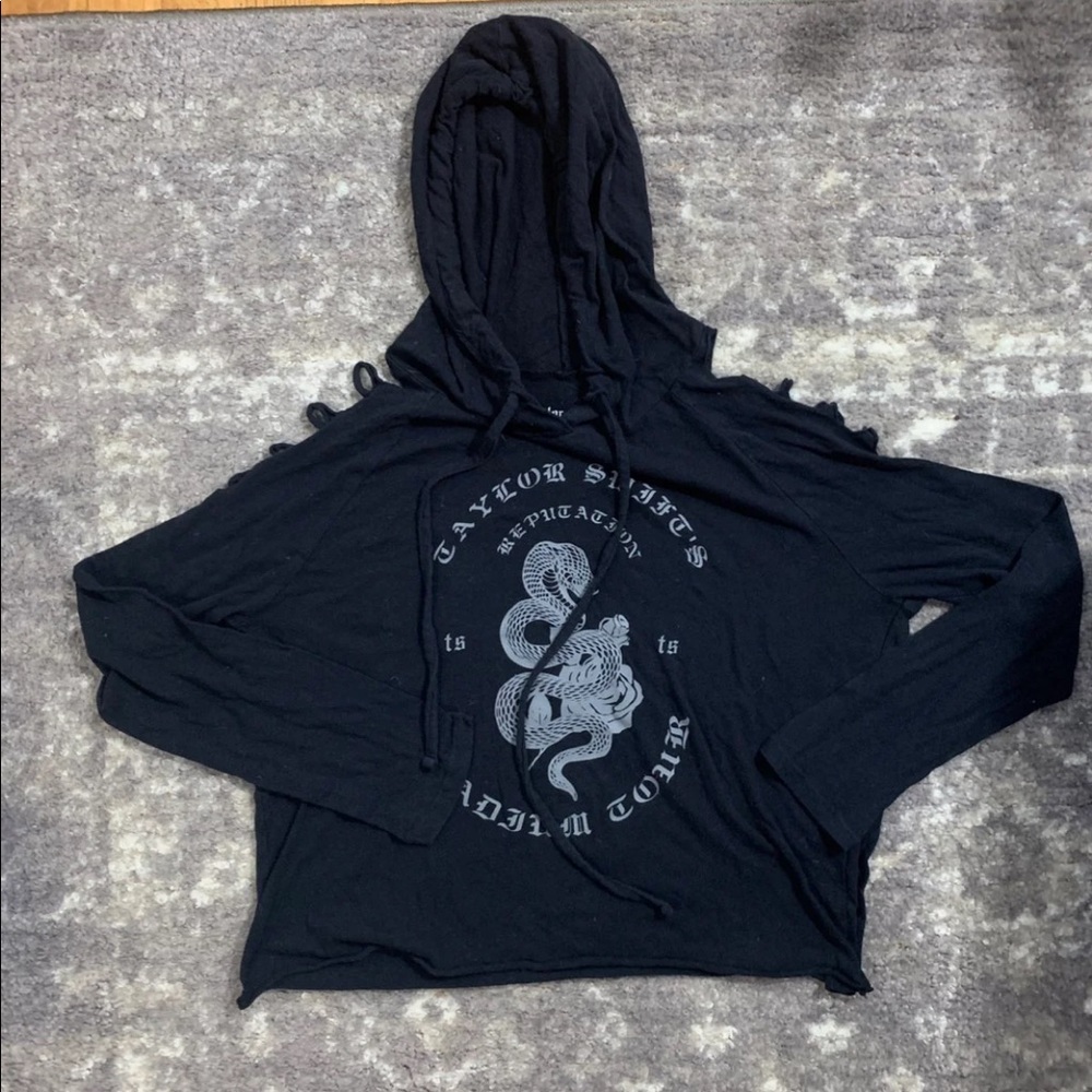 Taylor Swift Reputation Tour Merchandise - image 3